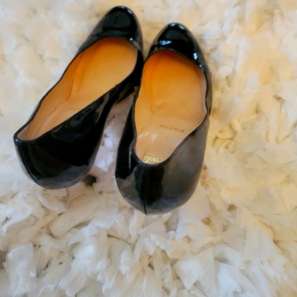 CHRISTIAN LOUBOUTIN Black Patent Leather Classic Pumps Sz EU 39.5/ US 9